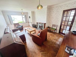 Lounge- click for photo gallery
